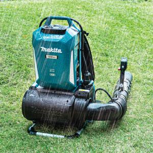Makita Dúchadlo AKU 36V, UB002C